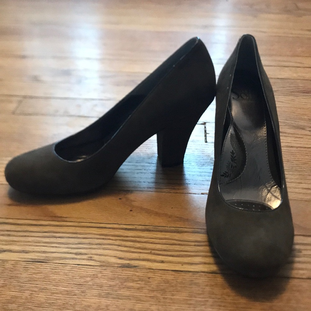 NWOB Sofft Fiorentina Mocha Suede Heels